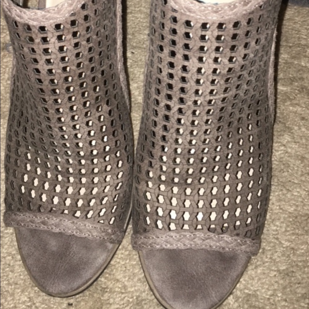 High heels - Picture 2 of 2
